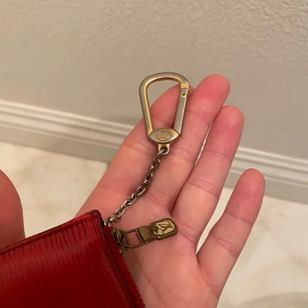 LOUIS VUITTON RED EPI KEY CLES KEY CHAIN​​​​​​​